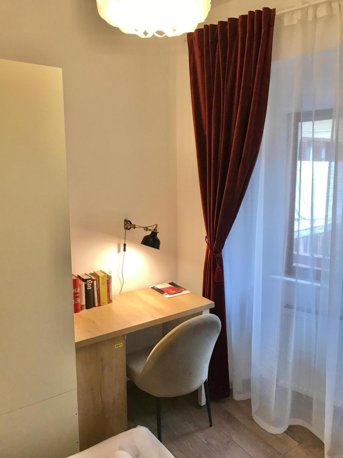 The Bridge Of Lies Apartment Sibiu Bagian luar foto